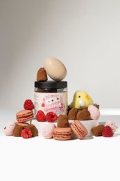 Raspberry Macaron Chocolate Truffles - barattolo di regali di Pasqua 130G