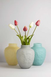 Small pastel amphora vase in turchese and arancio colors, featuring a textured ceramic design.