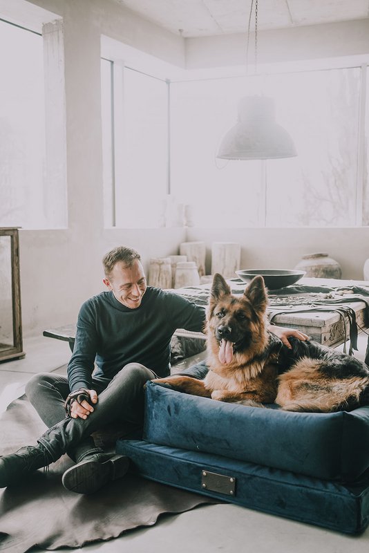 "Nero" tana per un cane e un gatto del marchio di cuccioli soffici, crema luminosa, materiale velluto, fatto a mano!