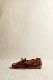 BINITA CHOCOLATE – Wildledermokassins im Kiowa-Stil mit Fransendetail