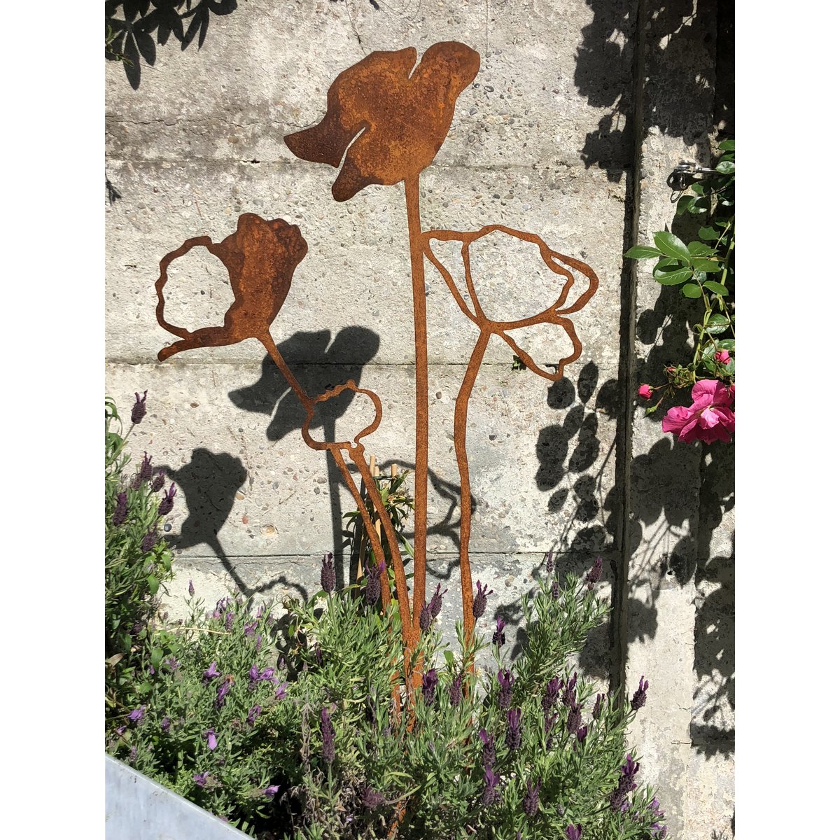 Poppy open up - Corten steel object