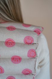 Speltkussen voor nek gemaakt van katoen - smiley roze
