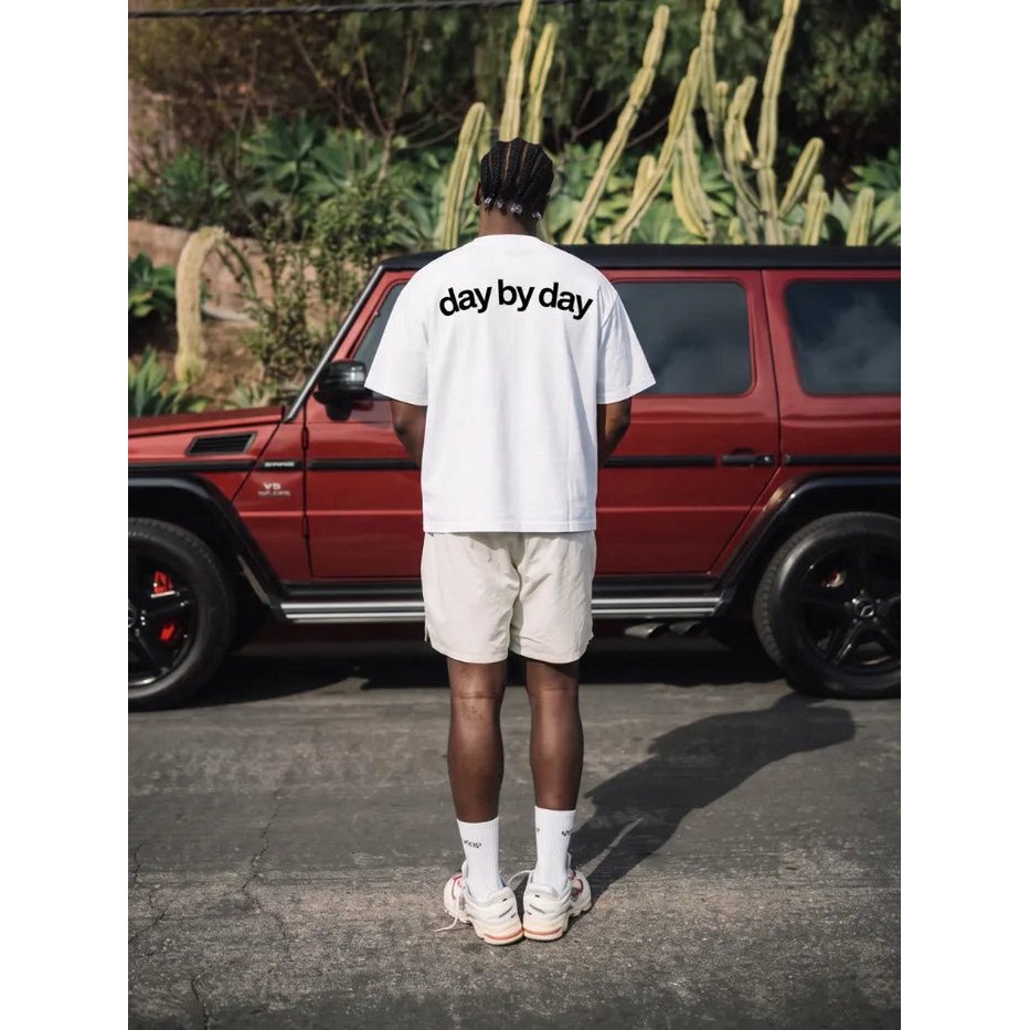 T-shirt Bianca Boxy Fit "Step By" 200gsm Made in Italy | Horda Brand