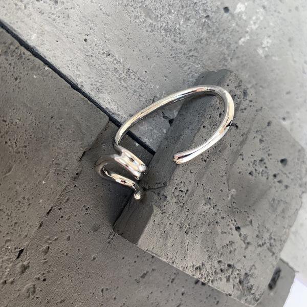 Einzigartiger Ear Cuff aus der Silver Line – einteilig
