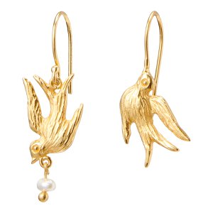 Bird with pearl
