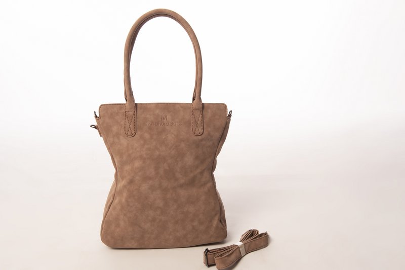 hand/shoulder bag dark brown curvy