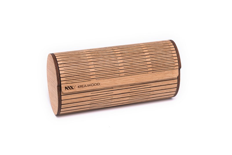 Estuche para gafas hecho a mano de madera de Krea-Wood con imán. Fabricado en madera de roble, color natural.