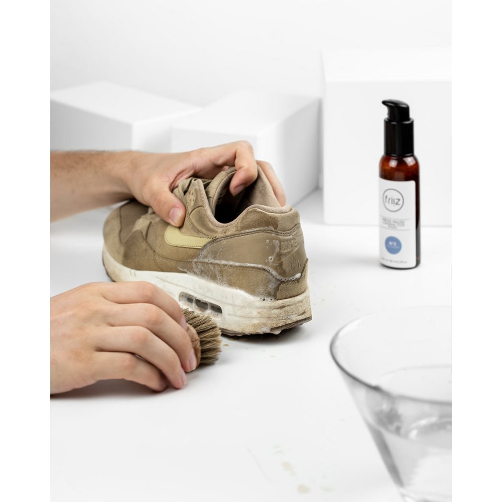 The Cleanser | Sneaker cleaning concentrate with shoe brush