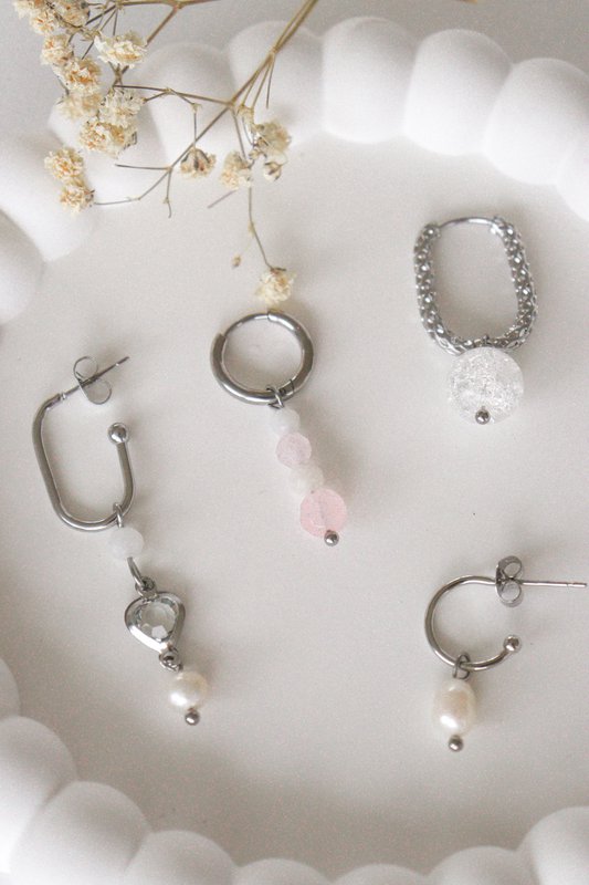 Pendientes de corazón de cristal, piedra lunar y perlas - plata