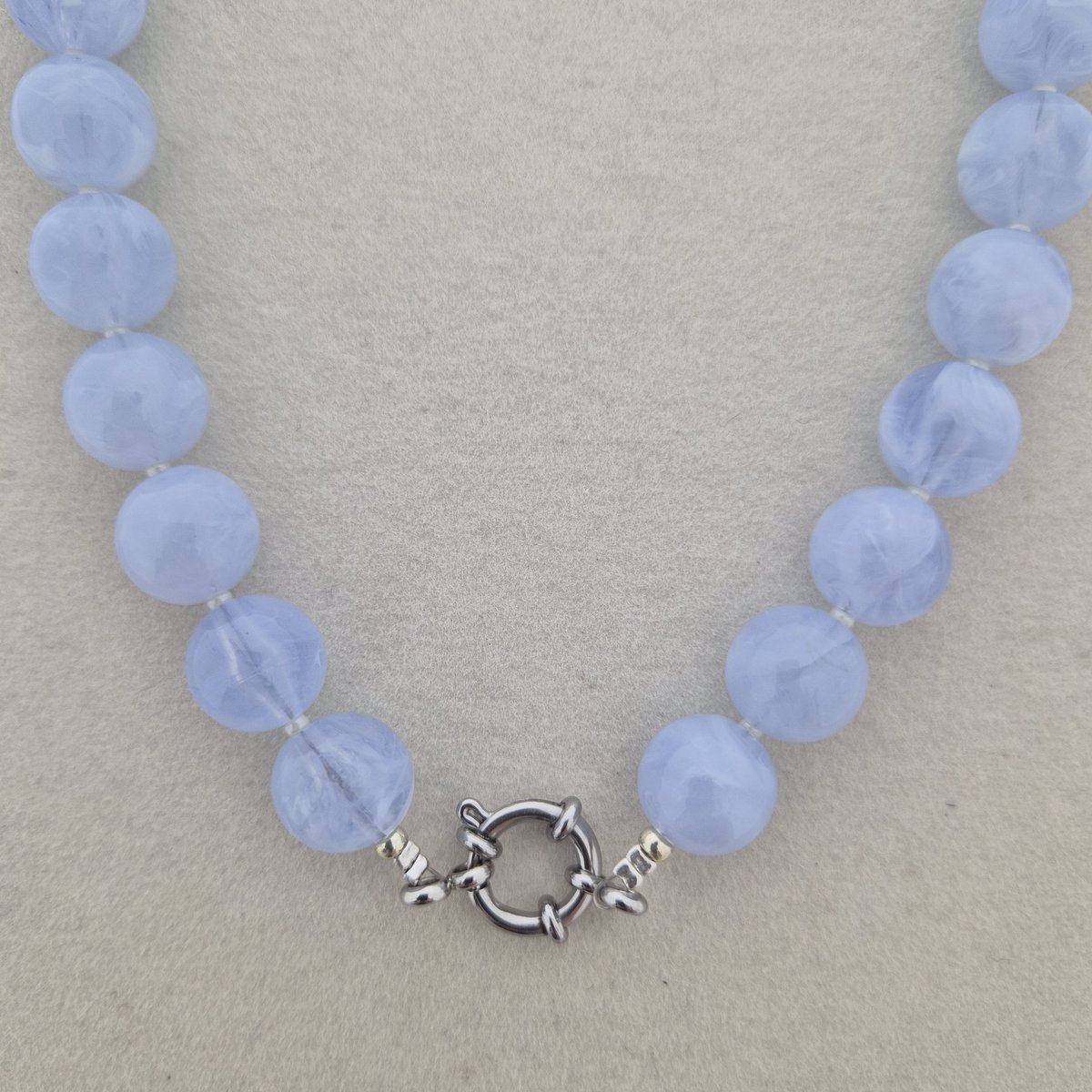 Collana con perle grandi e chiusura a salvagente | Azzurro