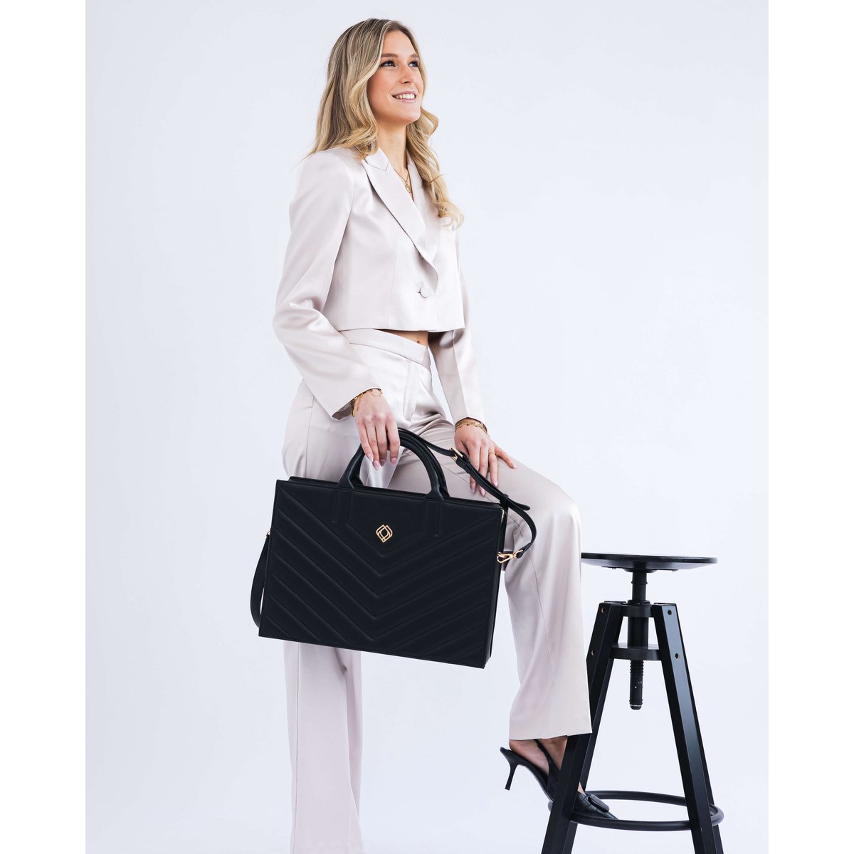 Business Bag Muse Corn Leather Black