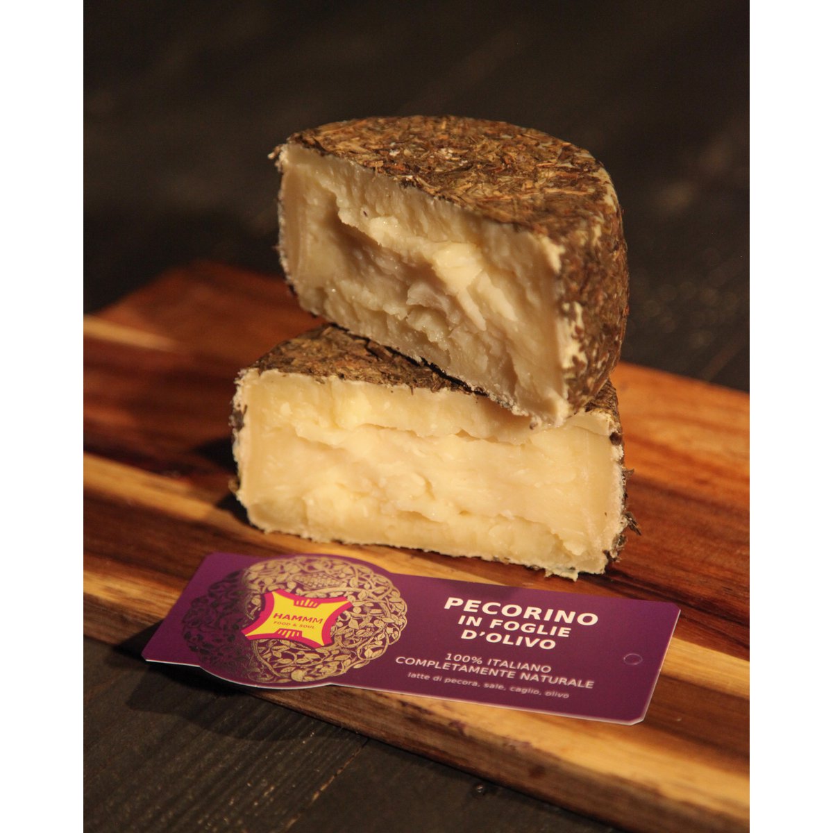 🇬🇧 Pecorino with olive leaves – artisanal cheese refined with olive leaves