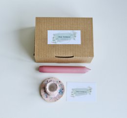 Gesprenkelter rosa Kerzenständer + Kerze