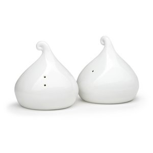 kisses salt + pepper