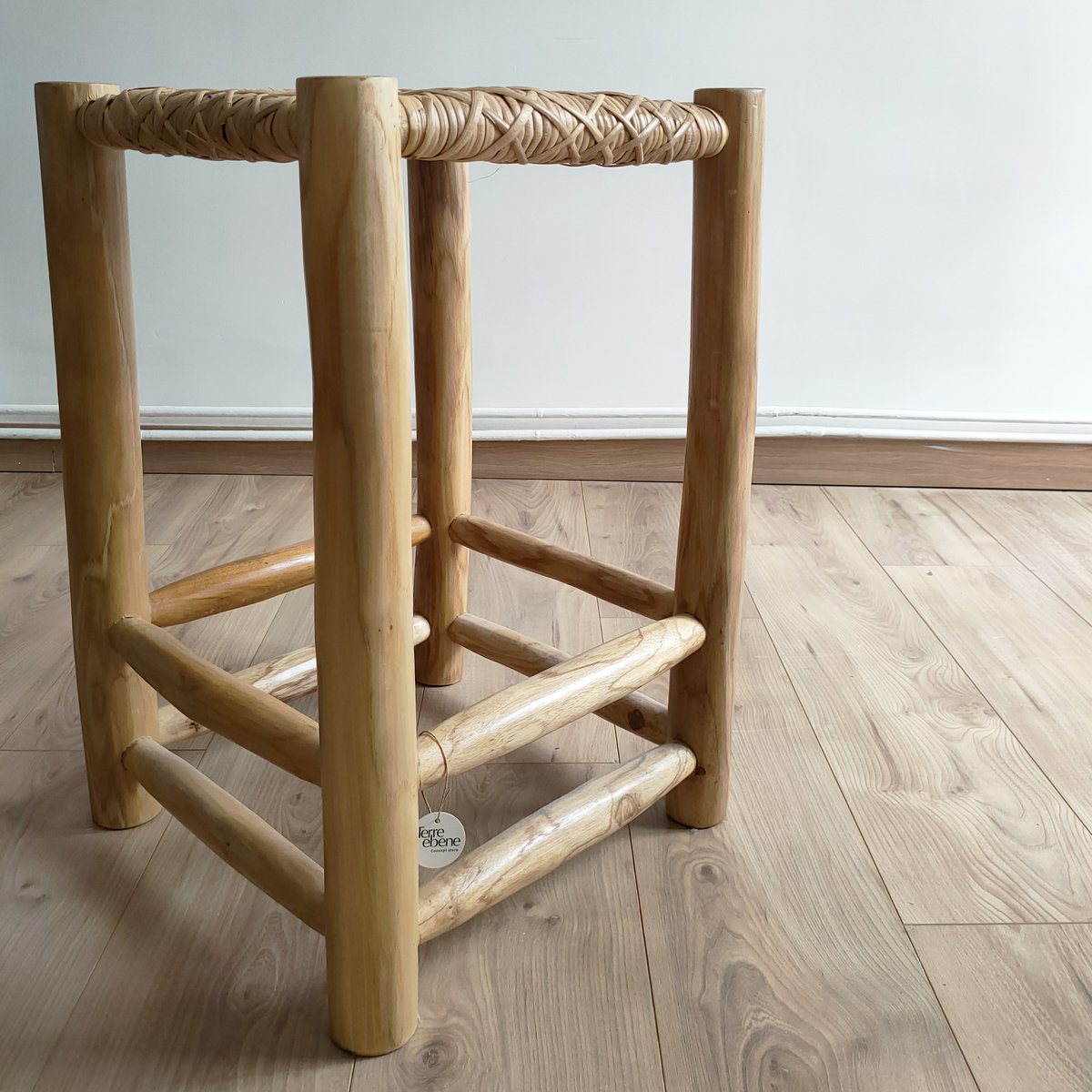 BARHOCKER AUS TEAK UND RATTAN