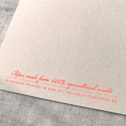 Ansichtkaart voor de geboorte / kinderwagen met bloemen / milieuvriendelijk papier
