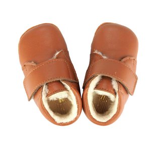 Baby boots brown with new wool