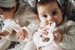 Giocattolo sensoriale per la dentizione rosa Bo Bunny