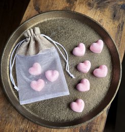 3 Heart-shaped perfume blocks packaged in a Homebreeze kraft bag (Minimum 6 bags)