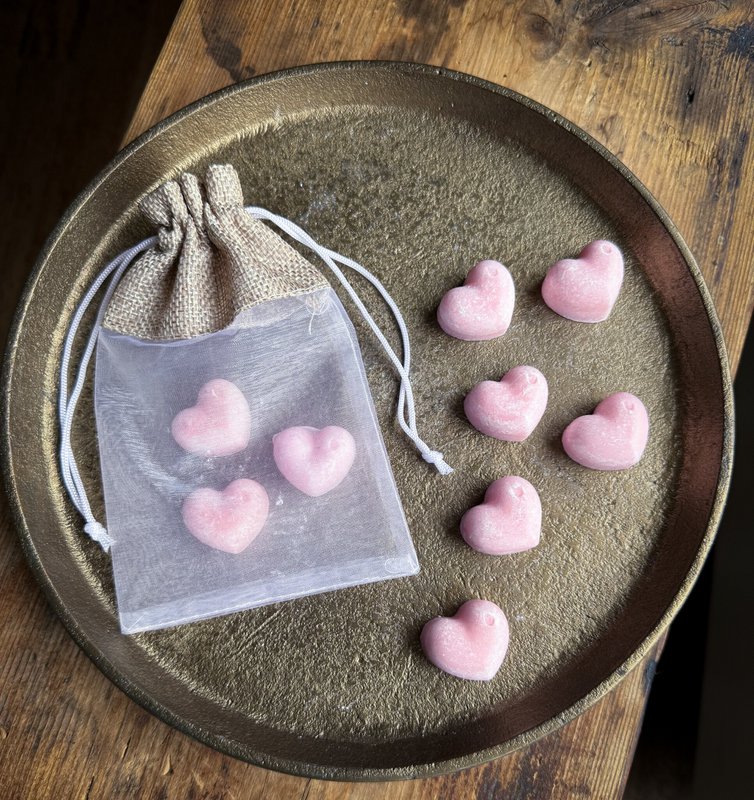 3 Heart-shaped perfume blocks packaged in a Homebreeze kraft bag (Minimum 6 bags)