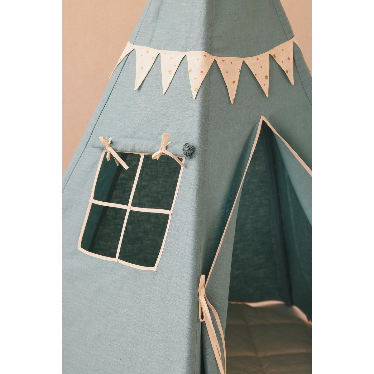 Tipi „Gold Star“ mit Girlande und Matten-Set
