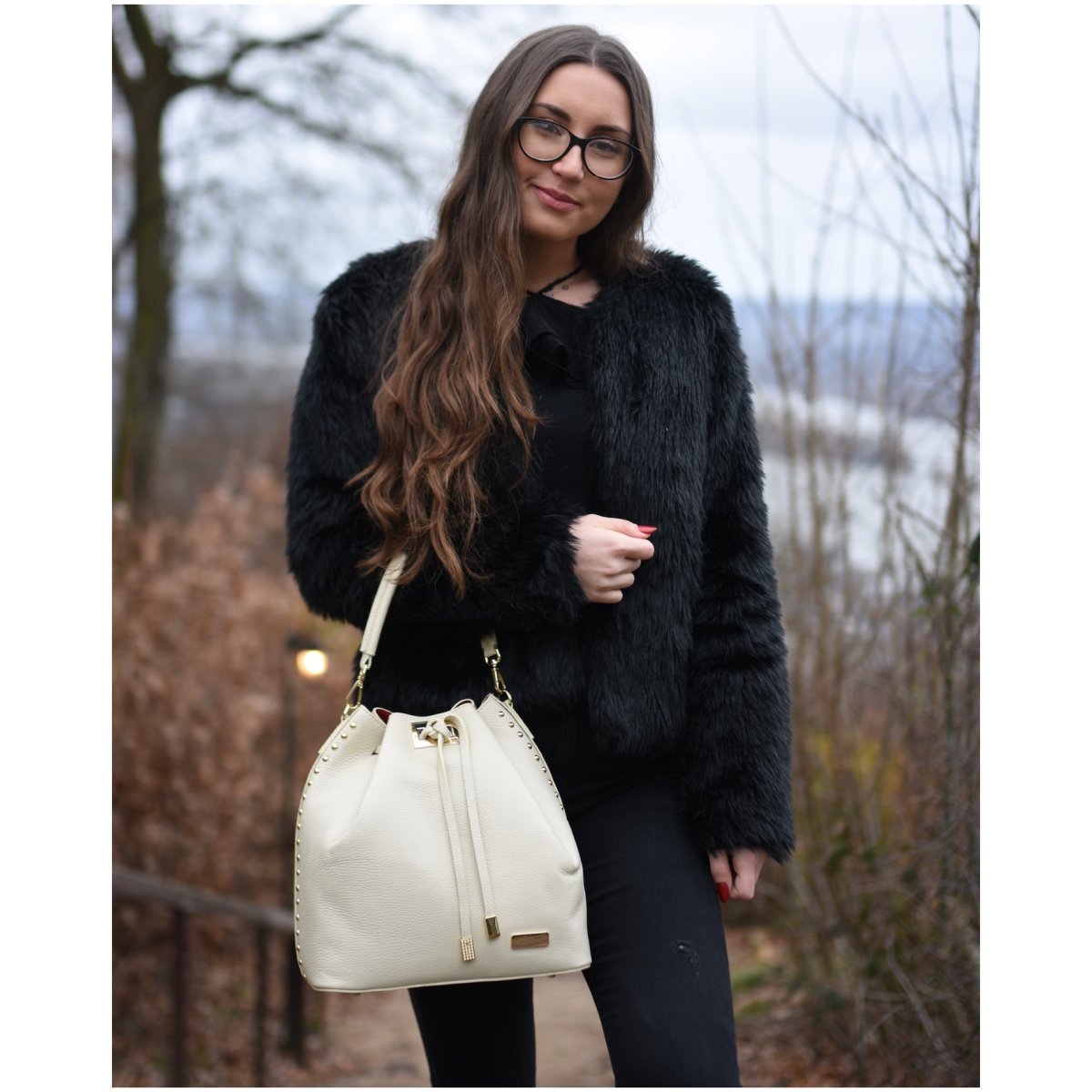 "Kraytar" pouch bag, cream
