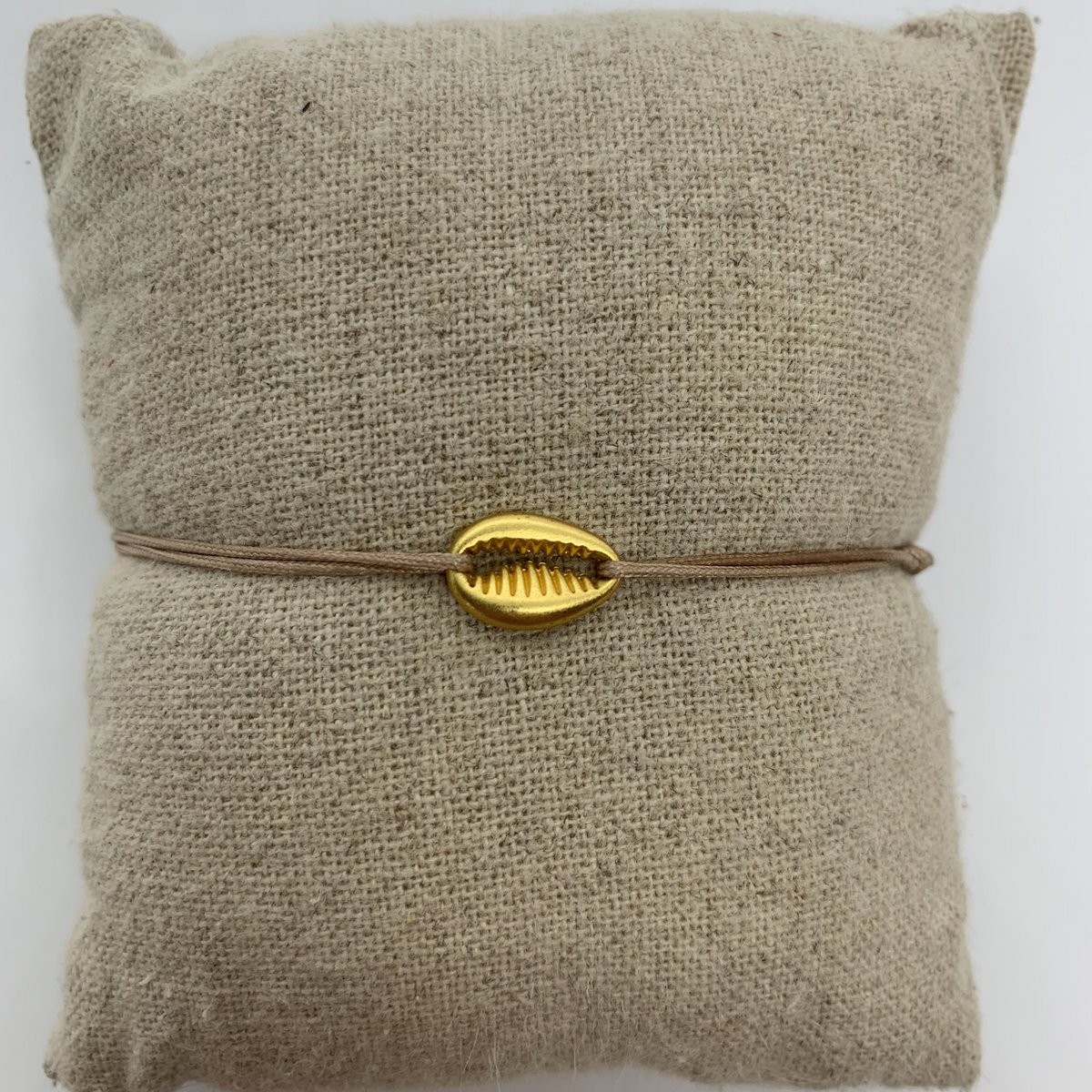 Pulsera Pequeña Concha Dorada
