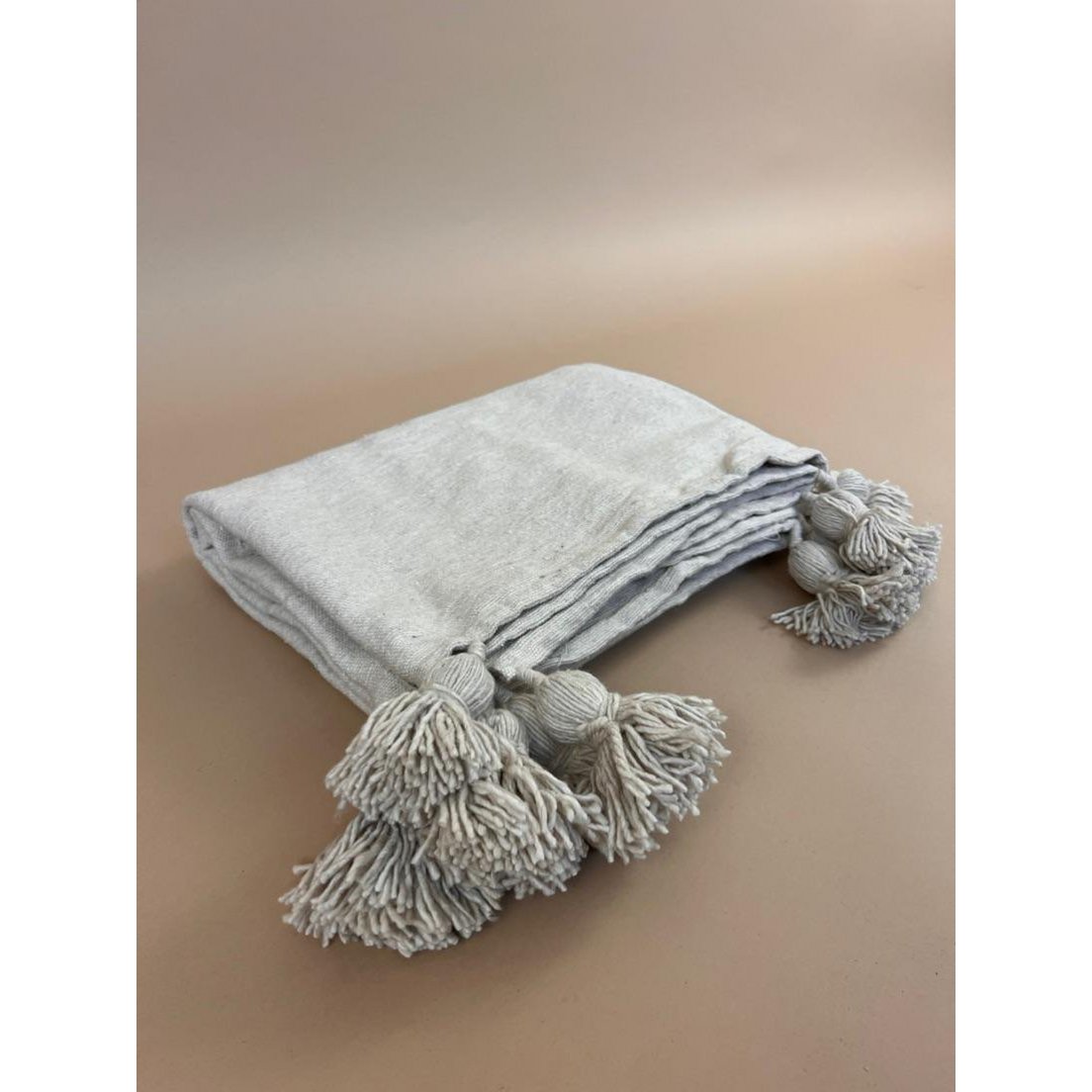 POMPON PLAID MEDIUM
