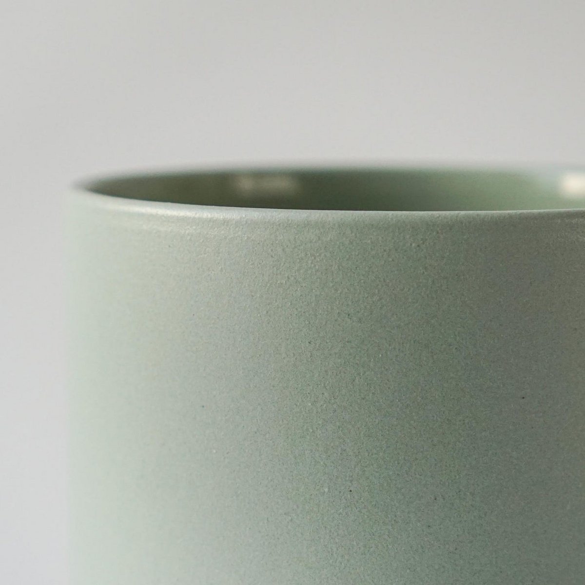 Hollyhock mug - sage green - 200 ml