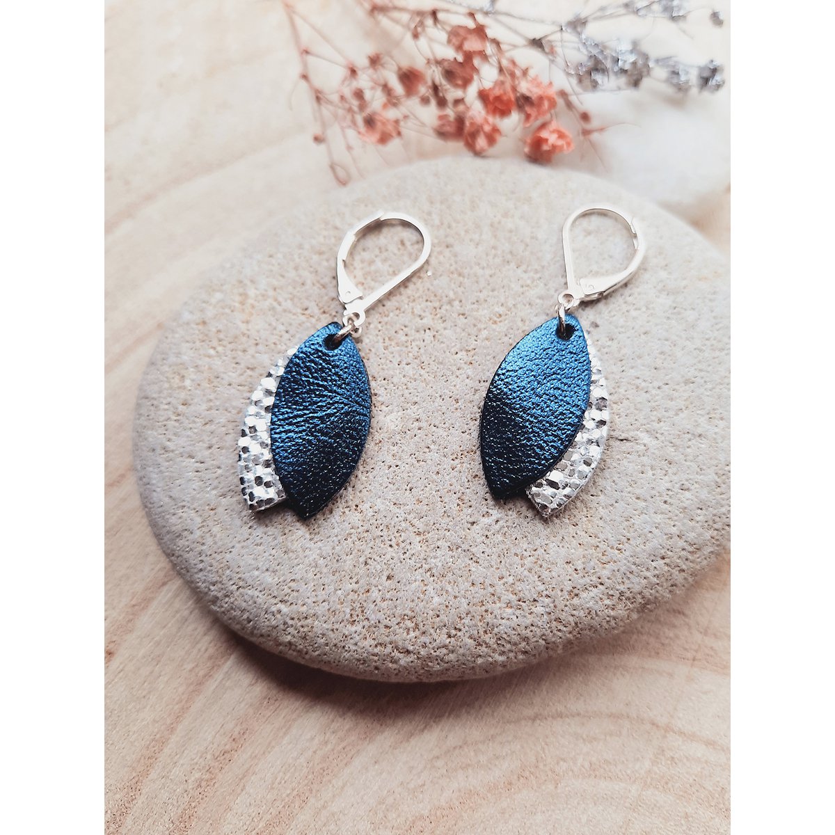 LES LOULOUS short earrings Petrol blue