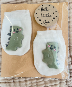 Pasgeboren baby sokken Dino