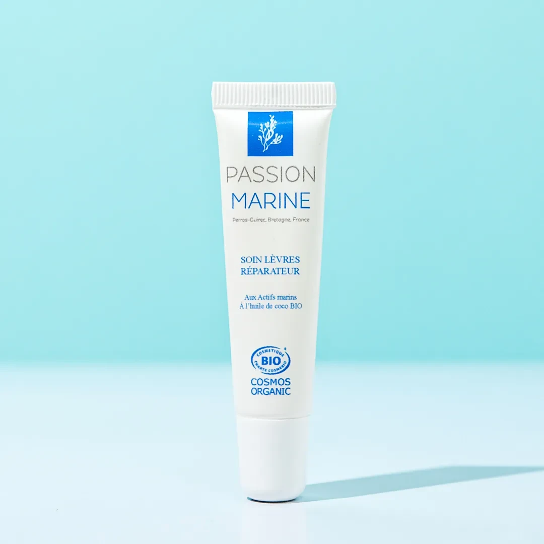 CURA LABBRA RIPARATRICE CON PRINCIPI ATTIVI MARINI 15ML