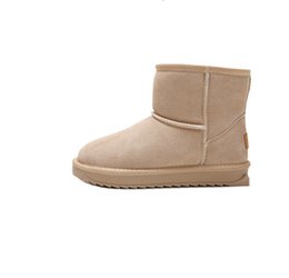 Nowe buty średniej wielkości z płaską podeszwą, pluszowe śniegowce dla kobiet