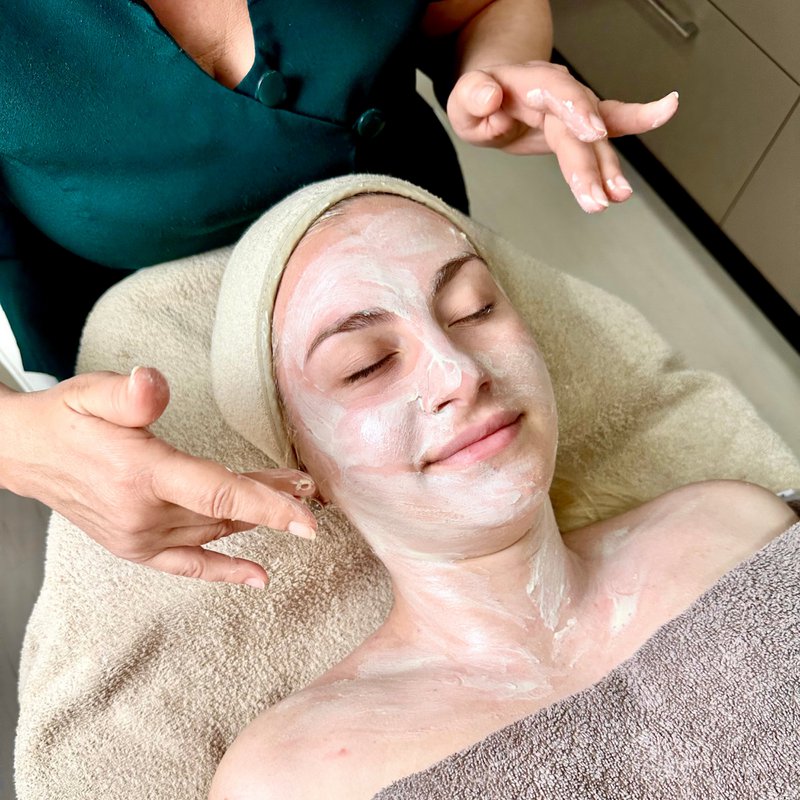 Deep Cleansing Face Mask – Premium Clay and Fine Cold-Pressed Oils – 200 g | Detox, Purify, Clean Beauty
