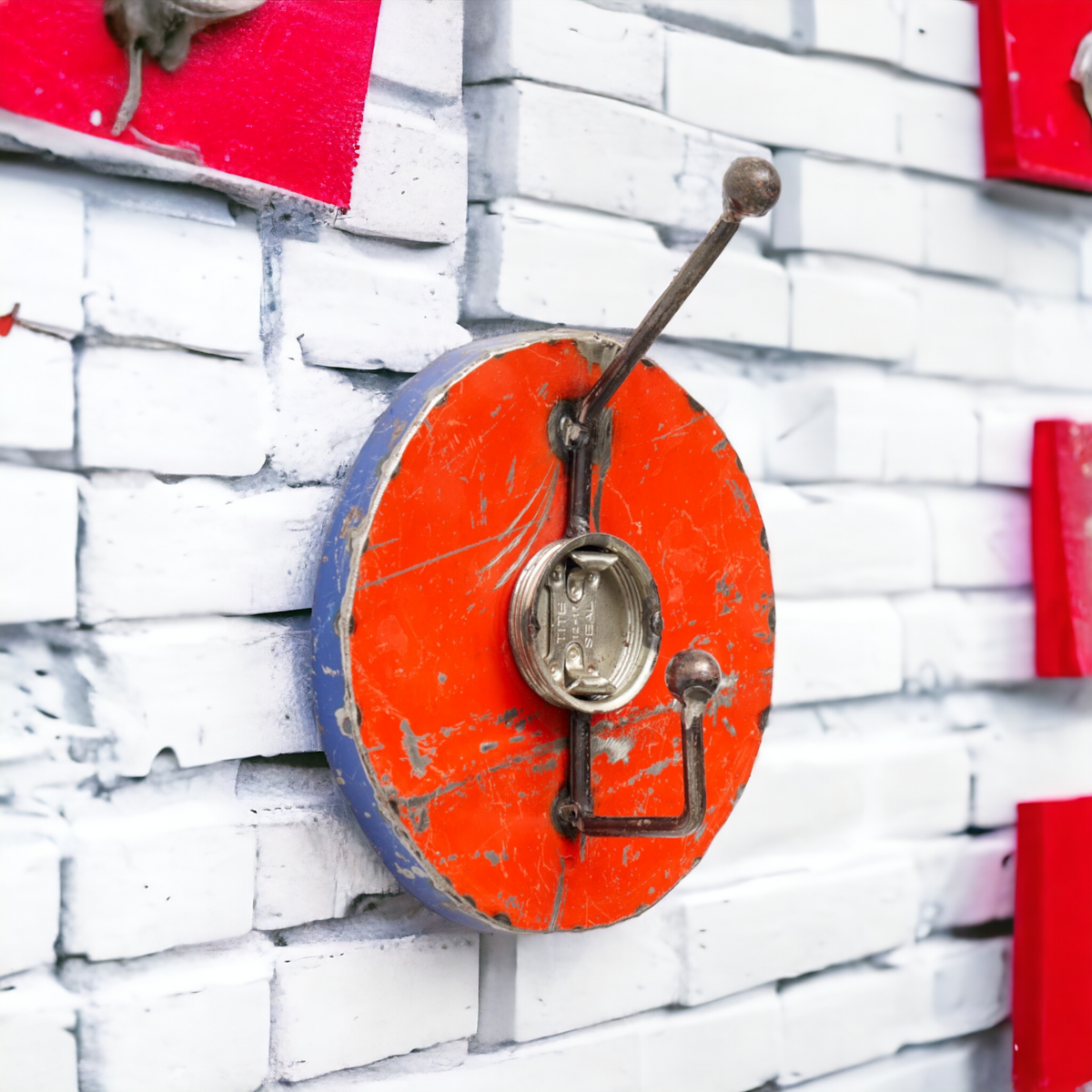 Garderobe 1 krog lavet af genbrugte olietønder upcycled | forskellige farver
