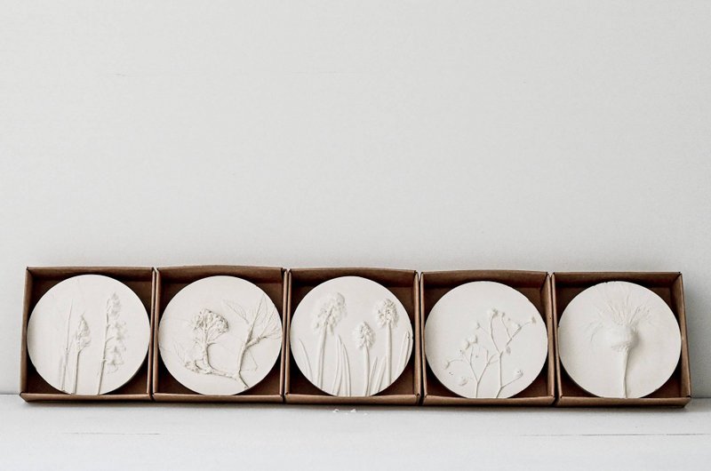 Set of 5 micro relief tiles Flowers