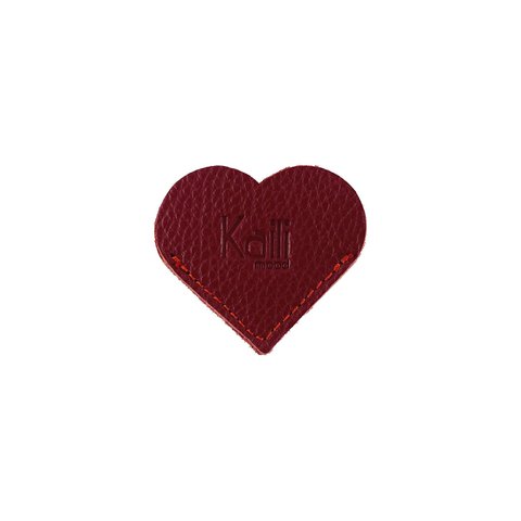K0038VB | Made in Italy Heart Bookmark in echt volnerf leer, dollar grain - Kleur rood - Afmetingen: 6 x 5,5 x 0,5 cm - Verpakking: stijve bodem/deksel Geschenkdoos