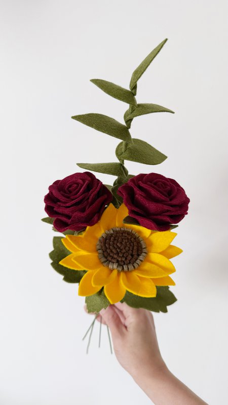 Følte blomstergrøntsagergren mørkegrøn