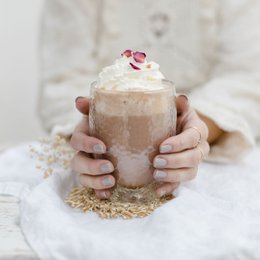 Drinking chocolate strawberry "It's nice that you exist"