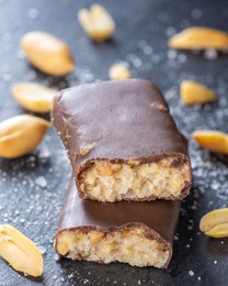 Chocolate bar "Salty Peanut" 25g - no added sugar, vegan, gluten free, keto. Chocolate bar with salty peanuts, no added sugar, vegan, gluten free, and keto-friendly.