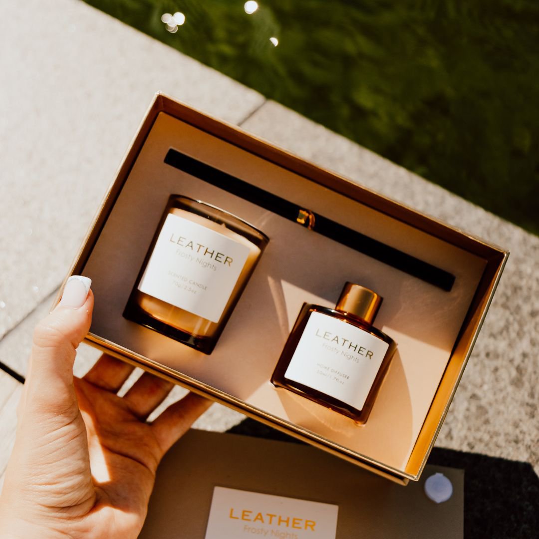 Gelido pacchetto regalo in pelle notti: candele profumate e profumo