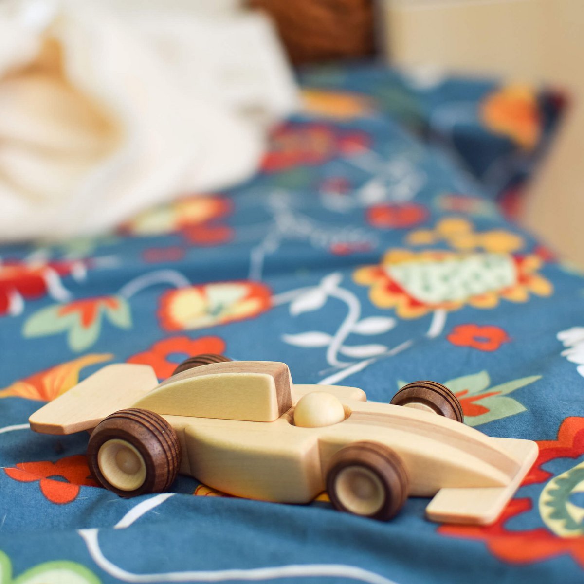 Wooden car F1 McLaren