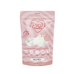  A round, silver-colored pillar candle with a pearl-like texture and a heart-shaped design.

The product is a pearl-colored pillar candle with a silver metallic finish. The candle has a round, cylindrical shape and a textured, pearl-like surface. The design features a heart-shaped pattern on the candle. The product is available in two sizes, 250 GR and 500 GR.