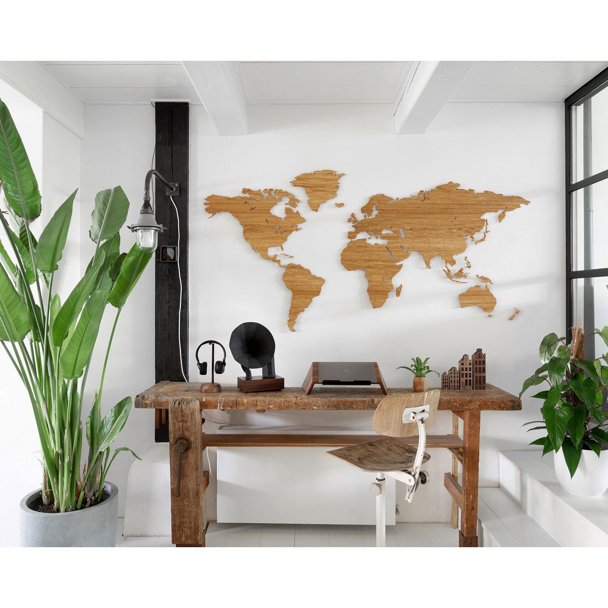 Wooden World Map - 10 Wood Types - Magnetic Hanging System