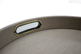 Comprimé rond des motifs de tricot brun beige avec poignées en laiton