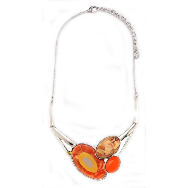 Metal design necklace with rhodium plating
