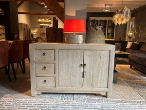 DRESSOIR.PRAAG