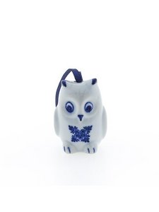 Owl on ribbon with flower