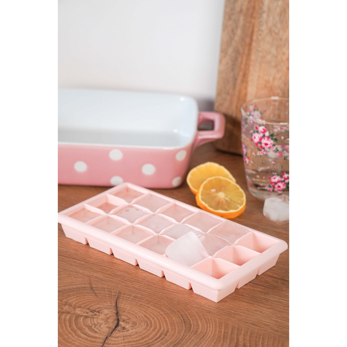 Pastel pink silicone ice cube tray 20x11x3 cm Isabelle Rose