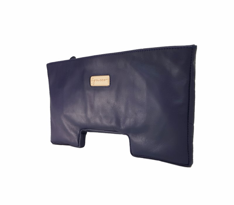 Clutch Iris Blueberry